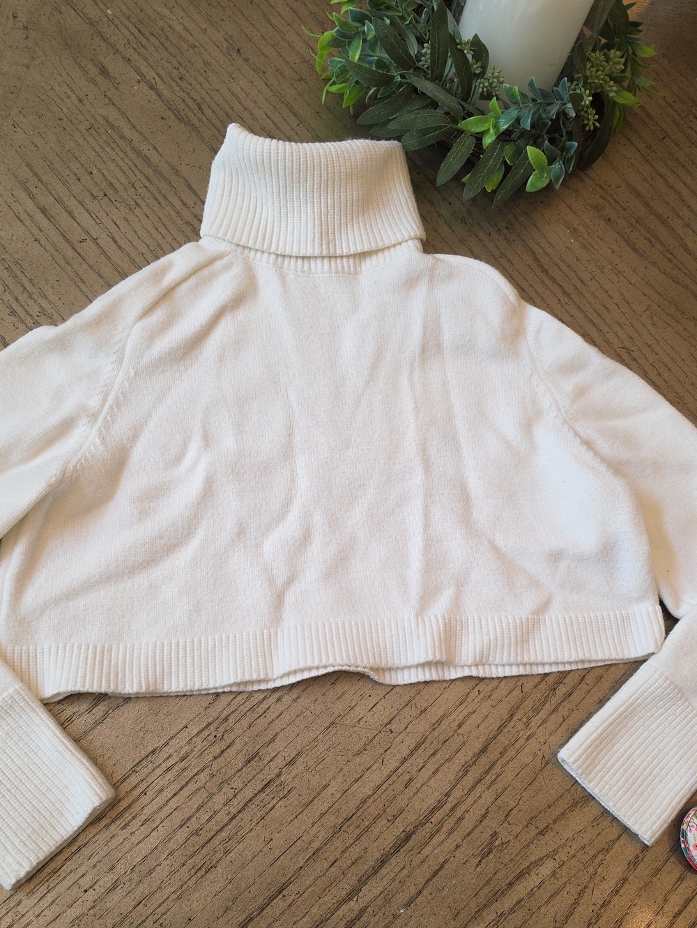 Zara Cream Cropped Cream Turtleneck Sweater Size S